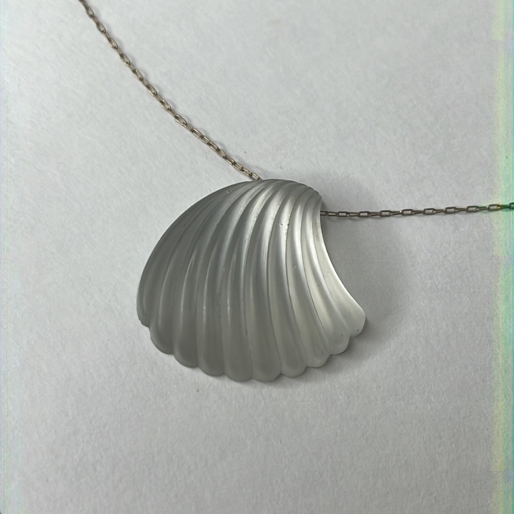 Vintage art deco shell necklace - Picture 2 of 7